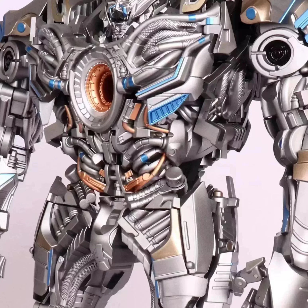 Figurina Transformers Galvatron Nero FL01 — Modalità camion grigio Leader Fury