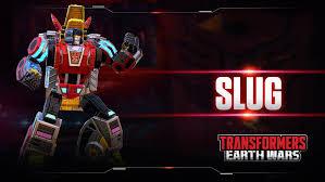 Robot Slug de Transformers en position dynamique, fond sombre, couleurs vives, style mécanique – Transformers.