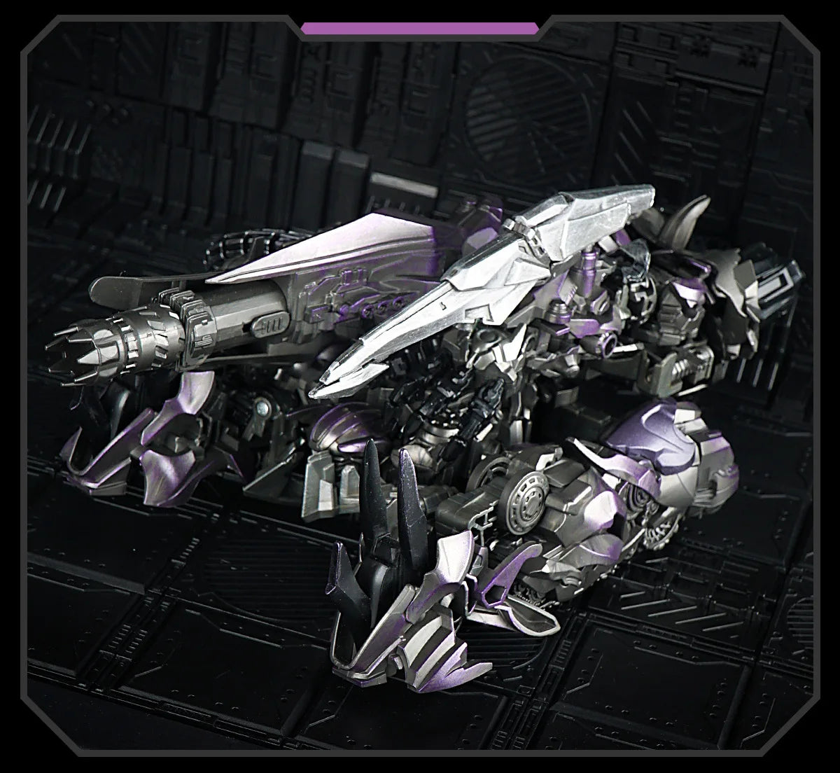 Figurina Transformers Shockwave Shockblast — Robot in stile cinematografico con occhio LED rosso