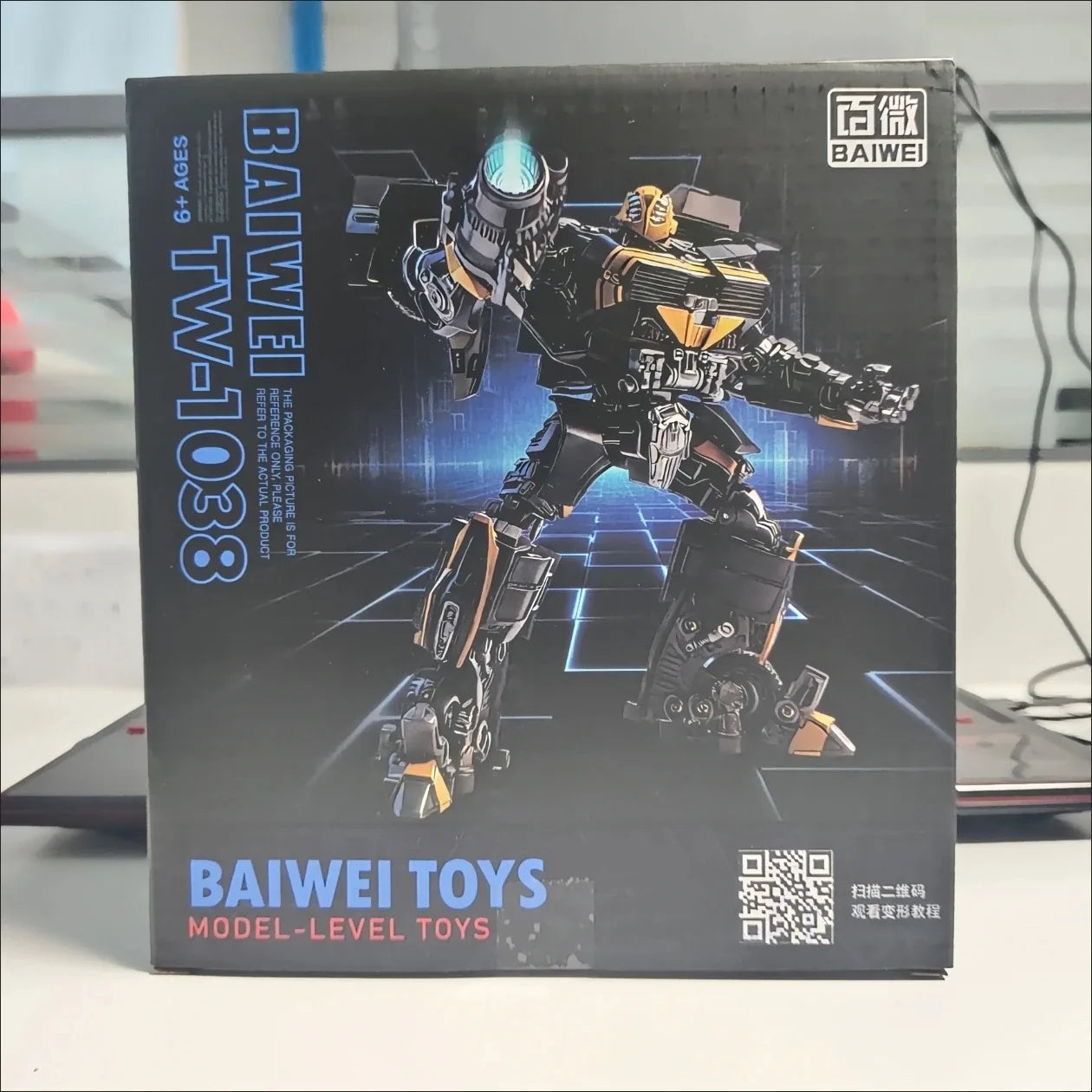 Figurina Transformers Bumblebee Black Bee TW1038 — Edizione nera e arancione Guerriero