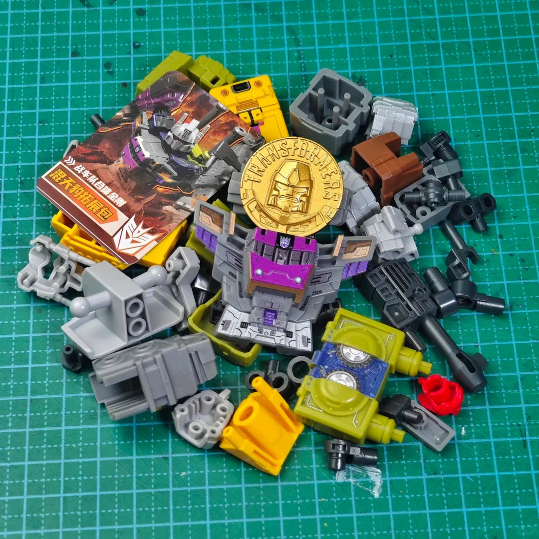 Figurina Transformers Bruticus Blokees — Blind box combinatore in miniatura da cinque pezzi