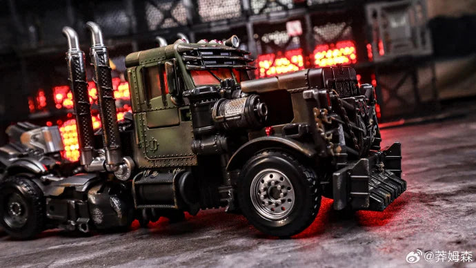 Figurina Transformers Scourge Duo Studio Series — Lega Grigia con Catene da Combattimento