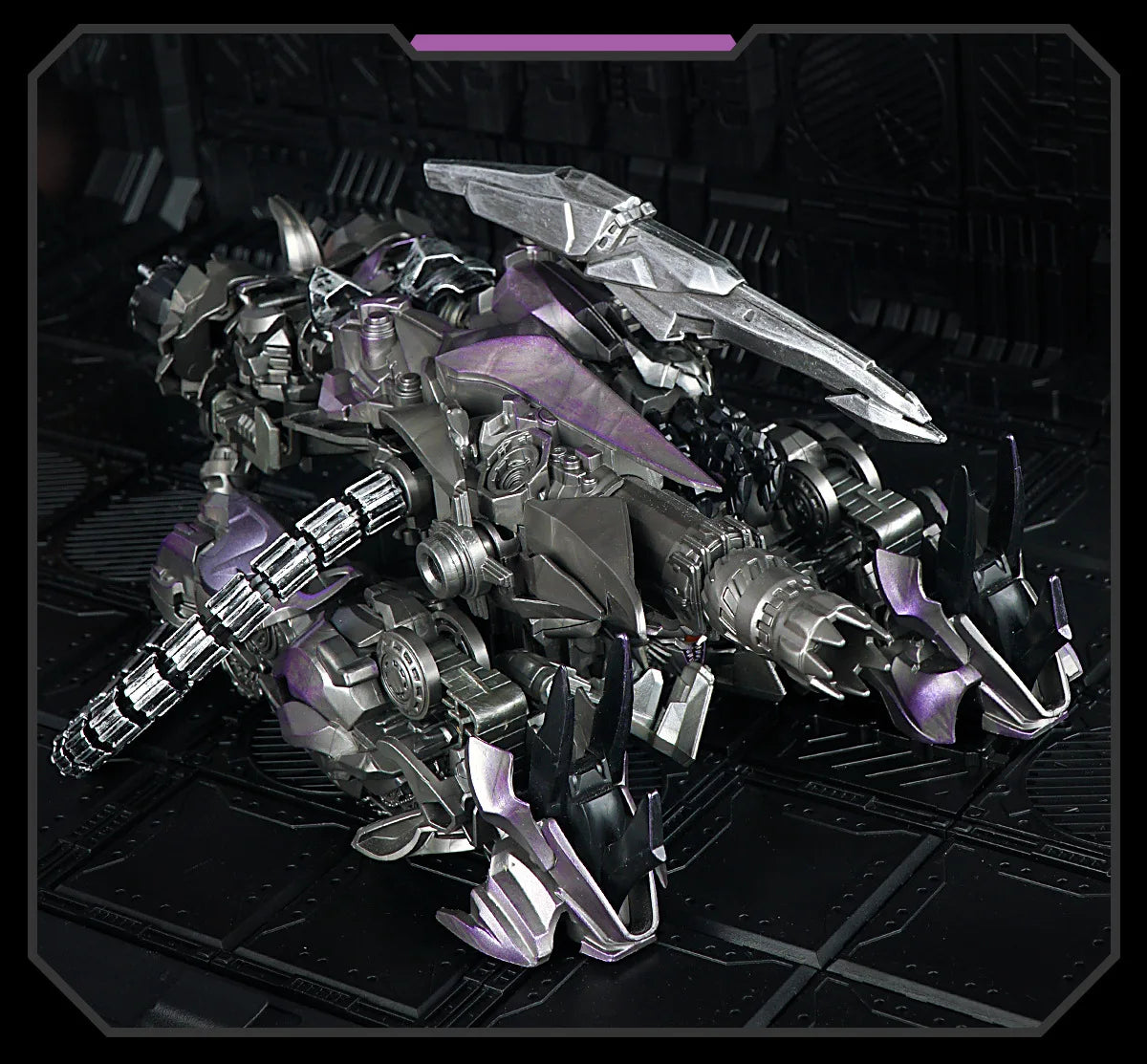 Figurina Transformers Shockwave Shockblast — Robot in stile cinematografico con occhio LED rosso