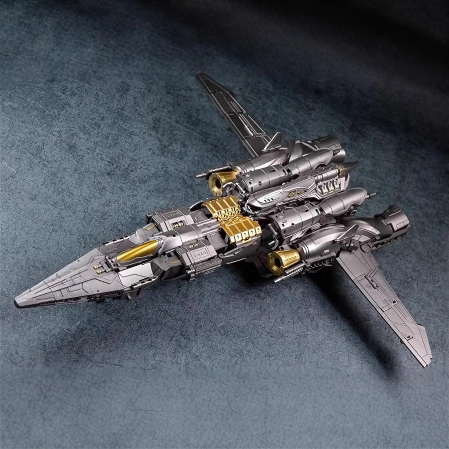 Figurina Transformers Galvatron BS02 — Drago alato cromato Versione Beast