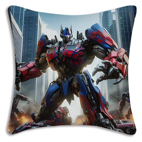 Coussin décoratif Optimus Prime en rouge et bleu, en ville parmi des bâtiments modernes – Transformers.