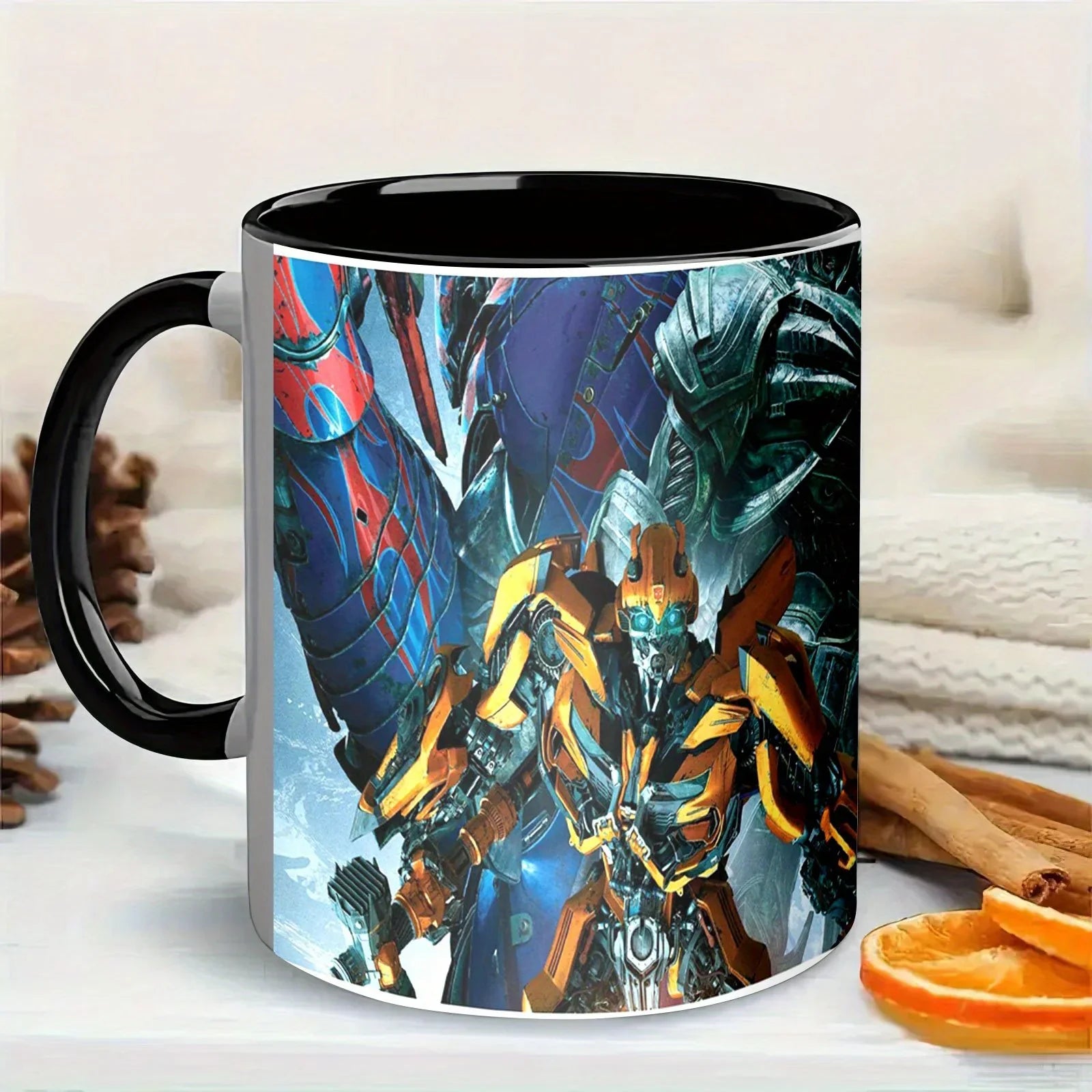 Mug décoré de robots Transformers colorés, personnages emblématiques en posture dynamique – Transformers.